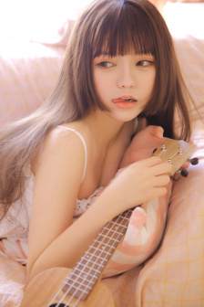 我和岳在厨房里做中文字幕